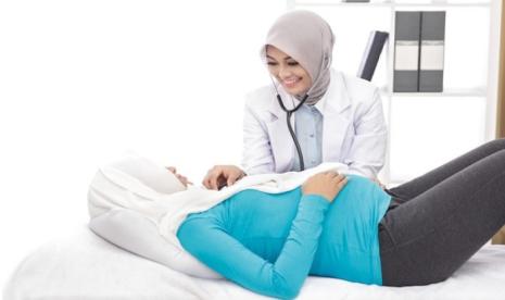 Profesi Bidan Modern: Tantangan dan Peluang