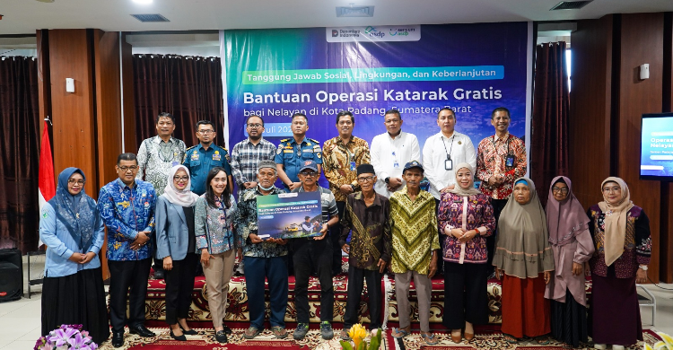 ASDP Perluas Akses Kesehatan lewat Operasi Katarak Gratis