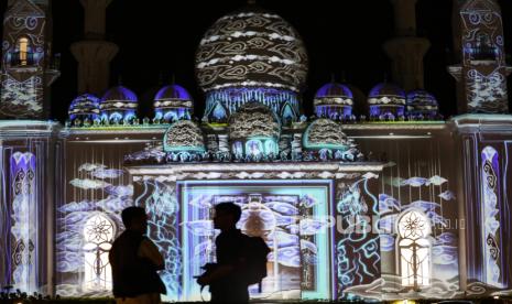 Ilustrasi wisata ramah muslim untuk artikel Masjid At-Thohir dan Rest Area Km 88 Jadi Proyek Wisata Ramah…