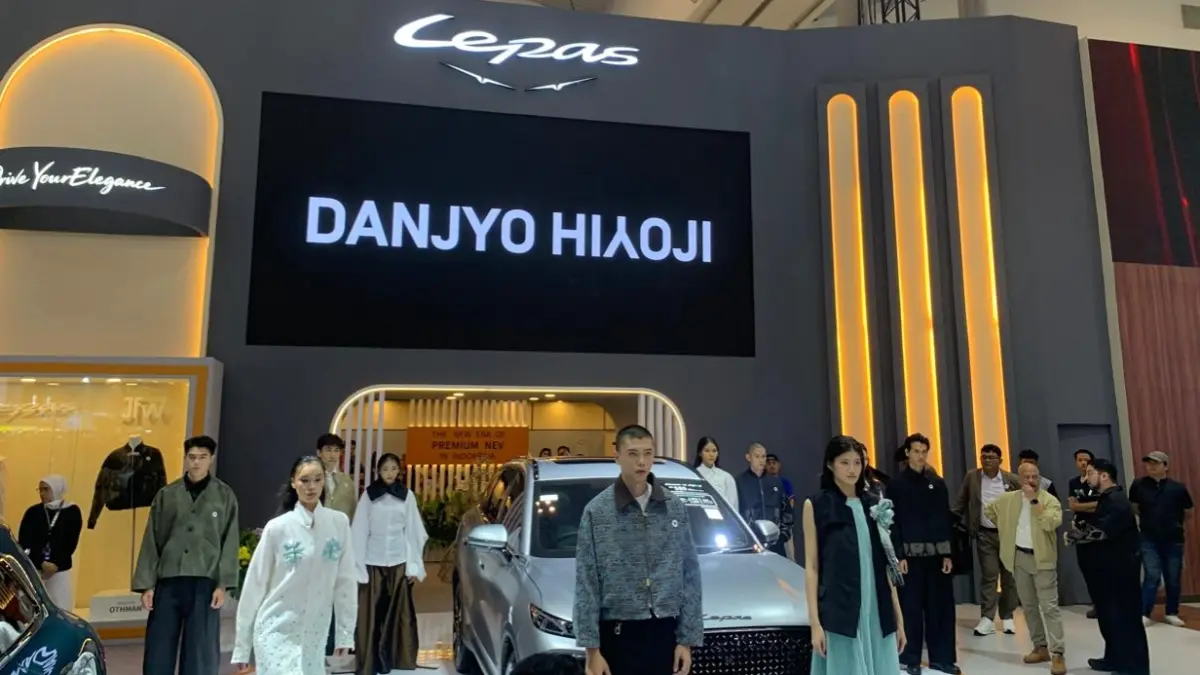 Runway Jakarta Fashion Week Curi Perhatian di GIIAS 2026