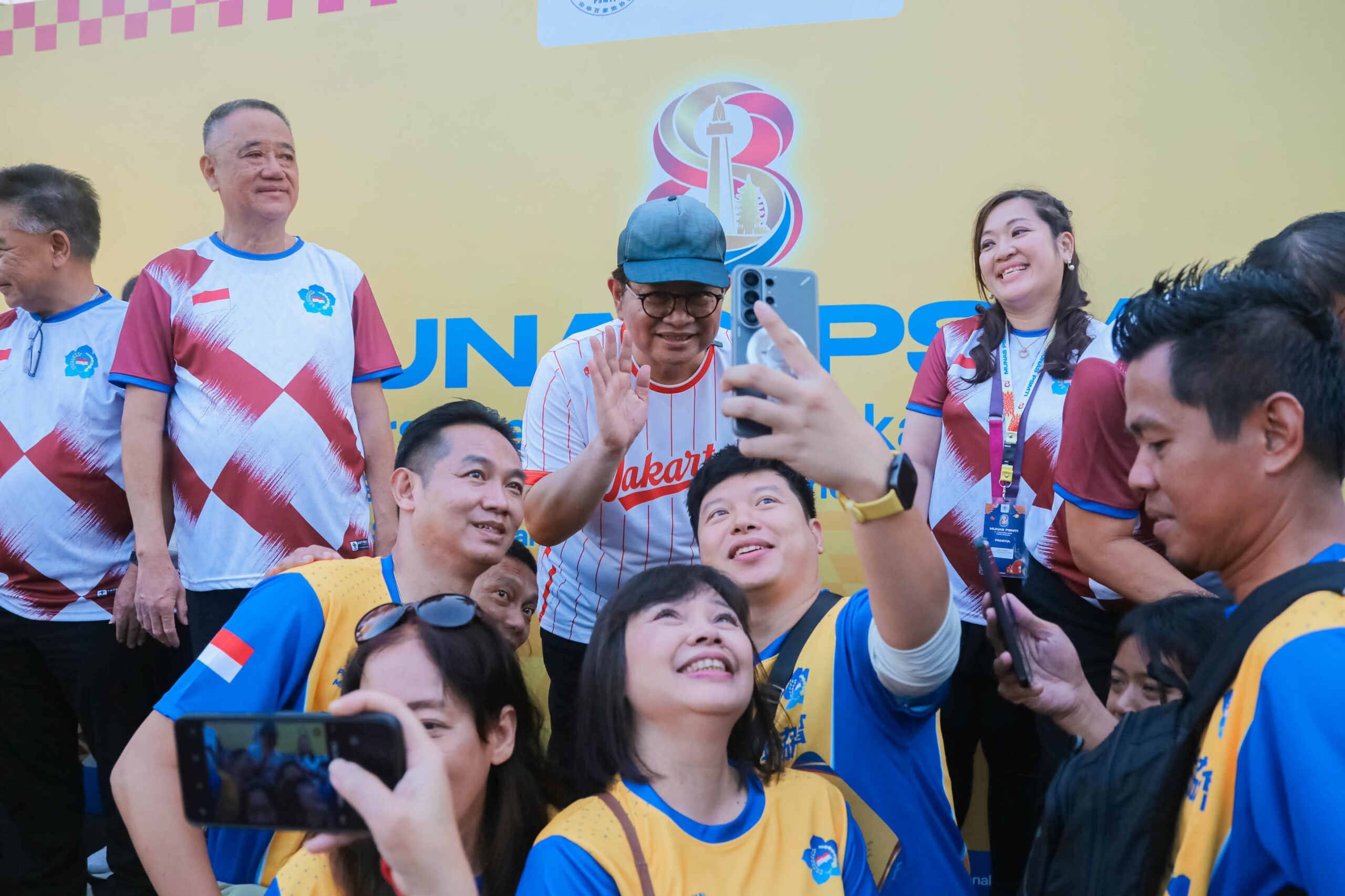 Gubernur Pramono Buka PSMTI Charity Walk 2026 Ajak Hidup Sehat